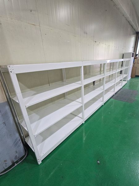 식품 공장 창고 벽면 선반 설치 설치 완료 사진